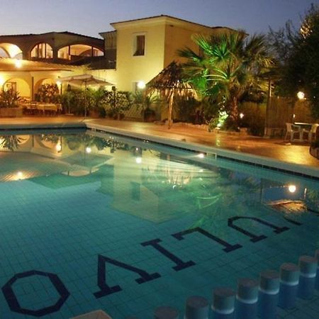 Hotel L'Ulivo 基拉索勒 外观 照片