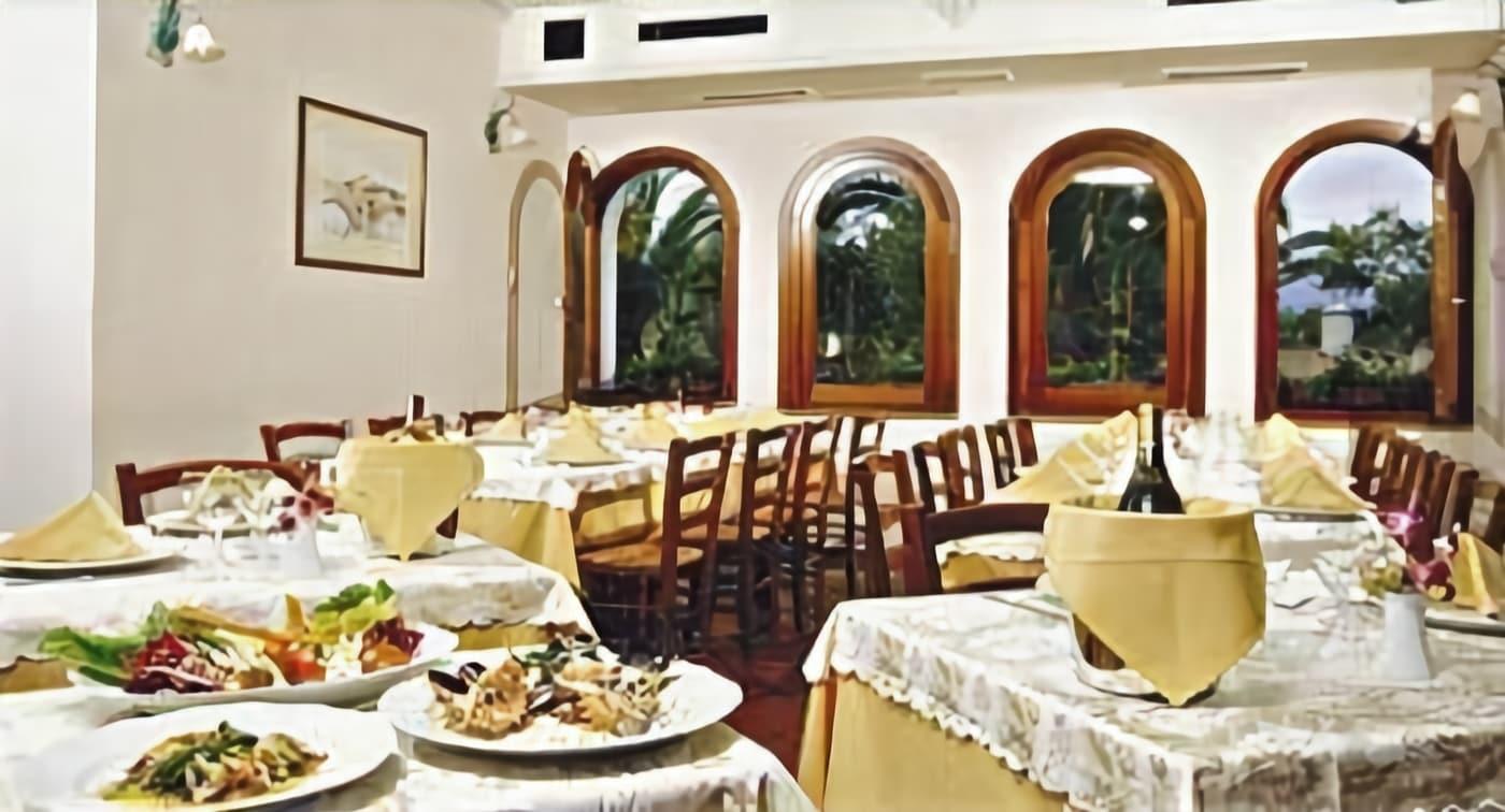 Hotel L'Ulivo 基拉索勒 外观 照片