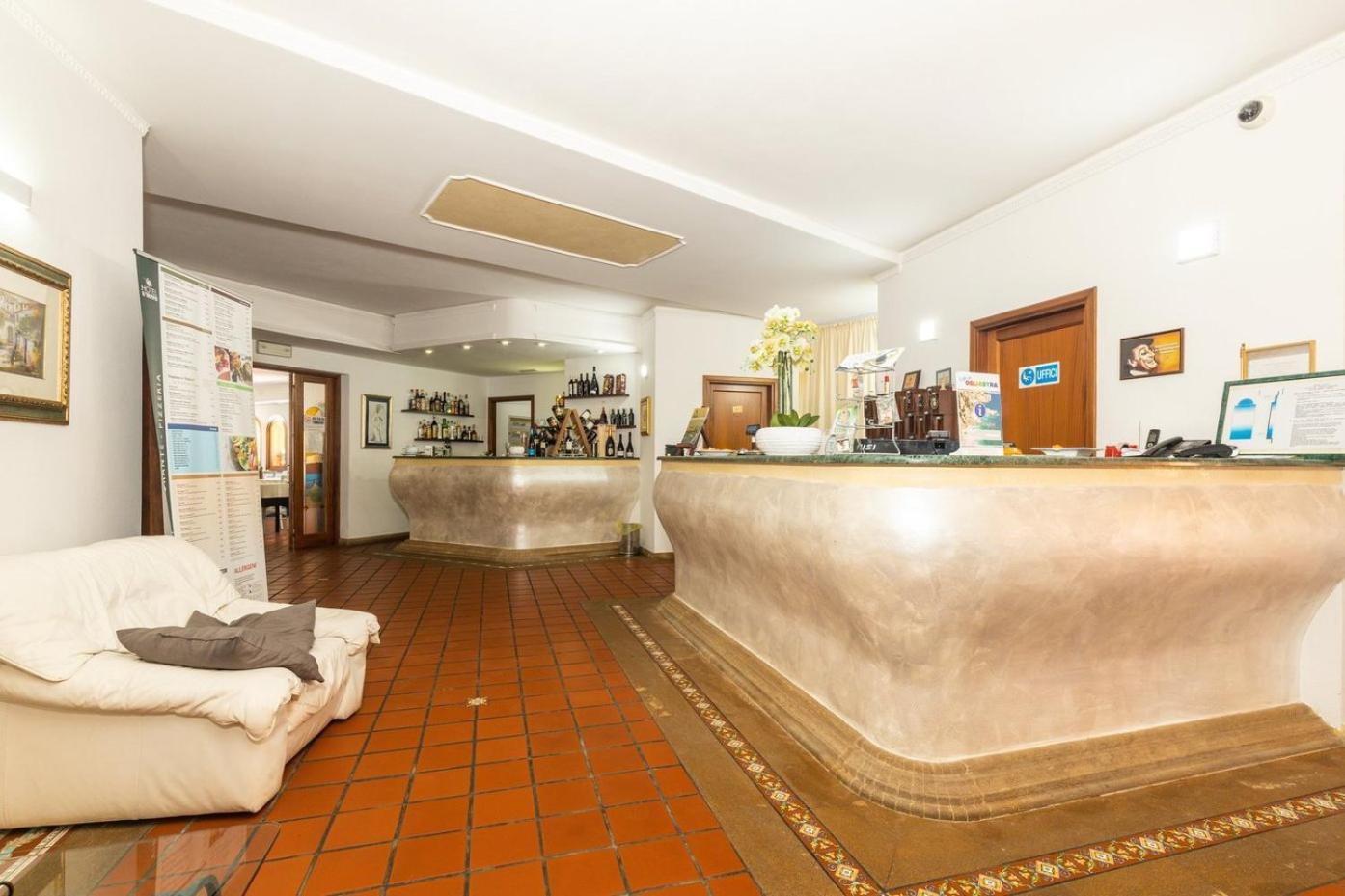 Hotel L'Ulivo 基拉索勒 外观 照片