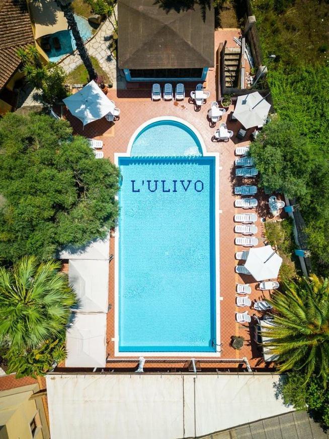 Hotel L'Ulivo 基拉索勒 外观 照片