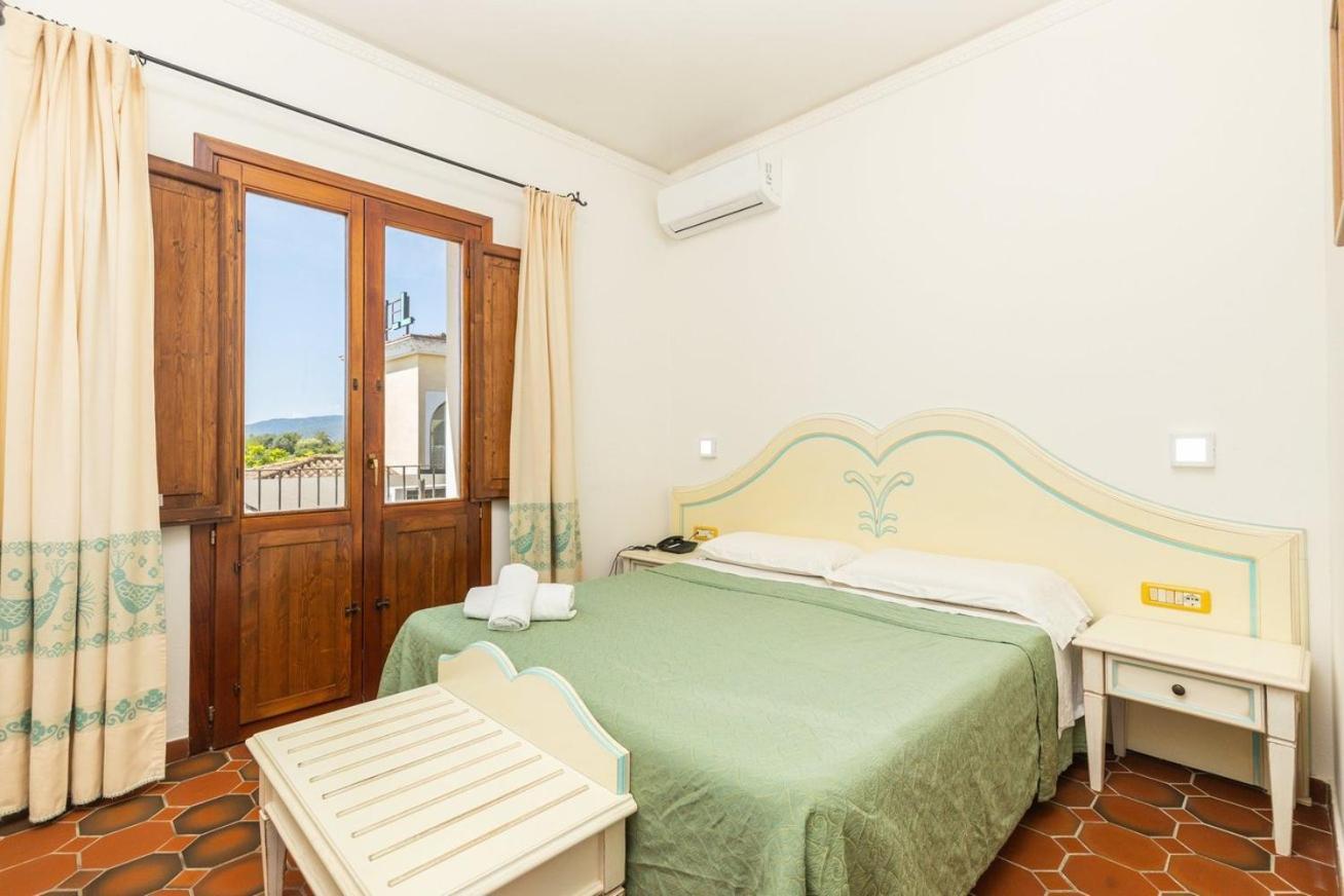 Hotel L'Ulivo 基拉索勒 外观 照片