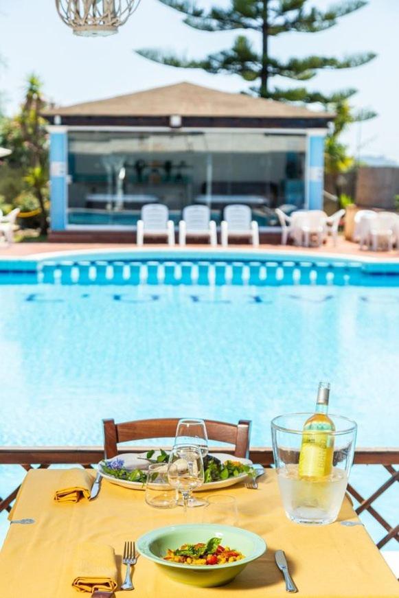 Hotel L'Ulivo 基拉索勒 外观 照片