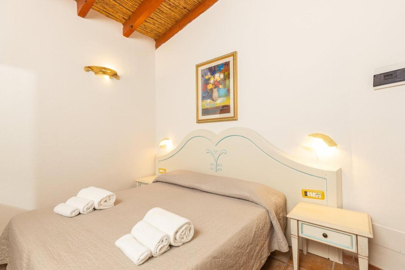 Hotel L'Ulivo 基拉索勒 外观 照片