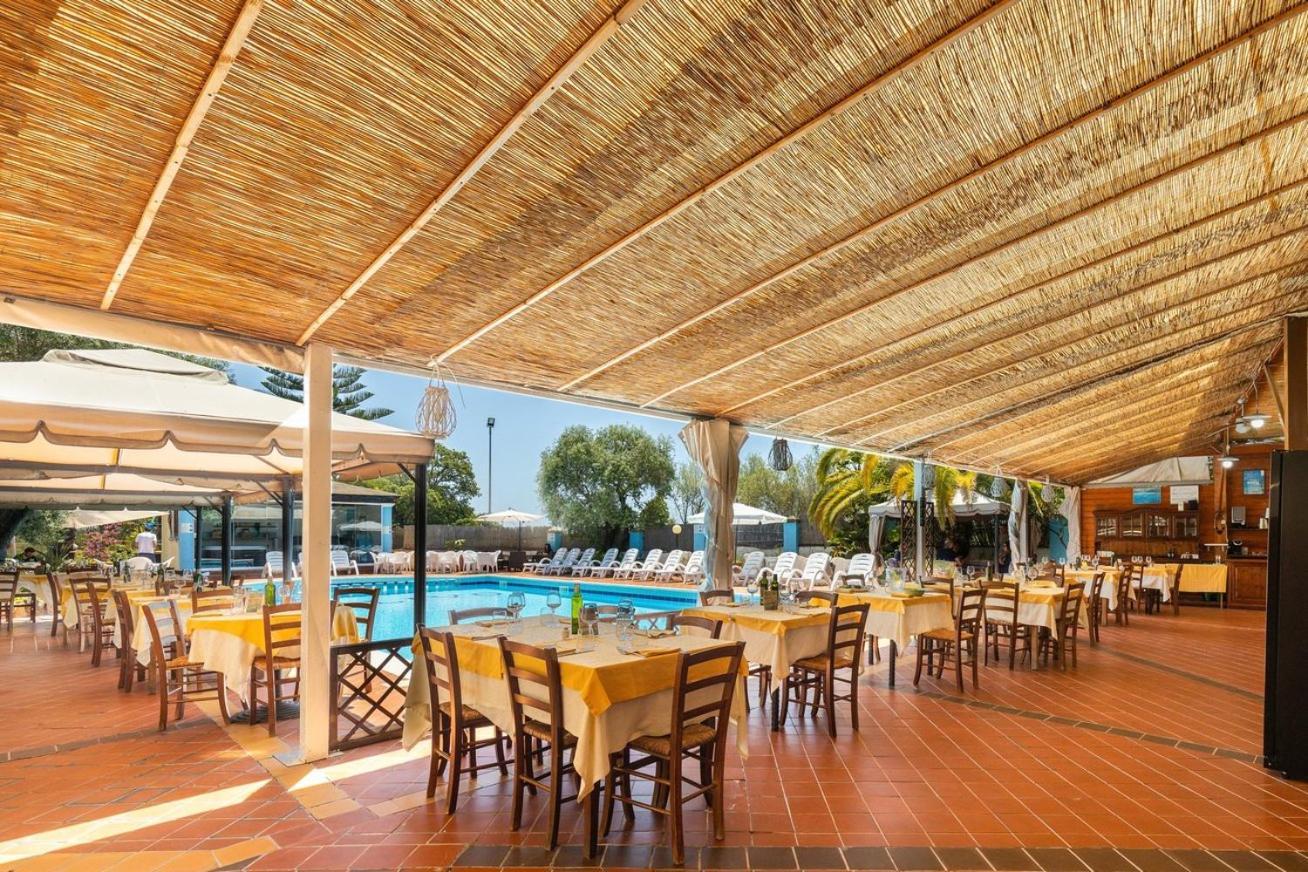 Hotel L'Ulivo 基拉索勒 外观 照片