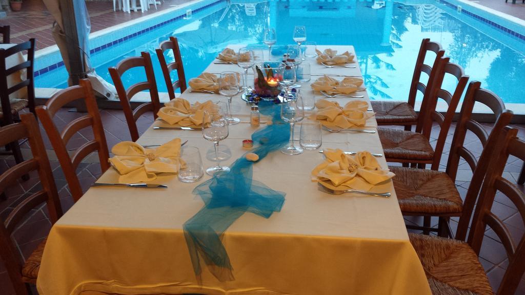 Hotel L'Ulivo 基拉索勒 外观 照片